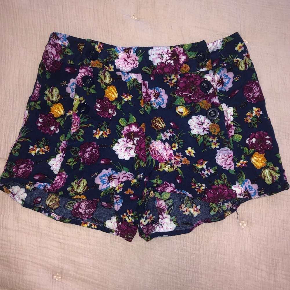 small floral shorts!